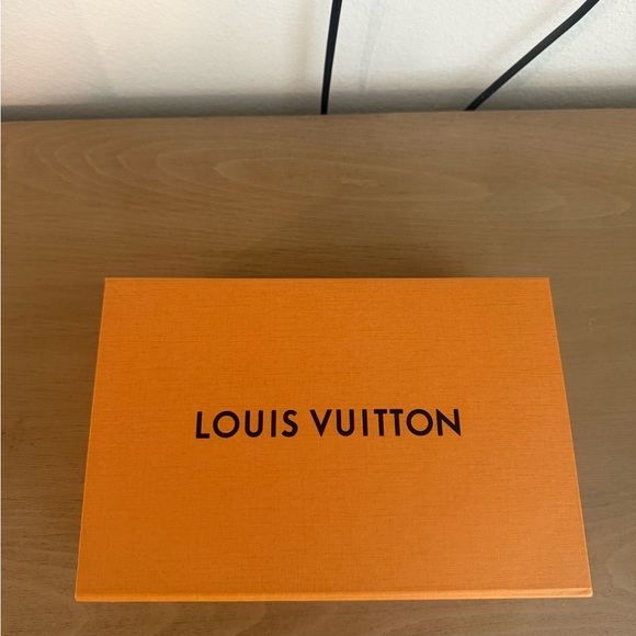 Louis Vuitton Saumur BB - Picture 4 of 16